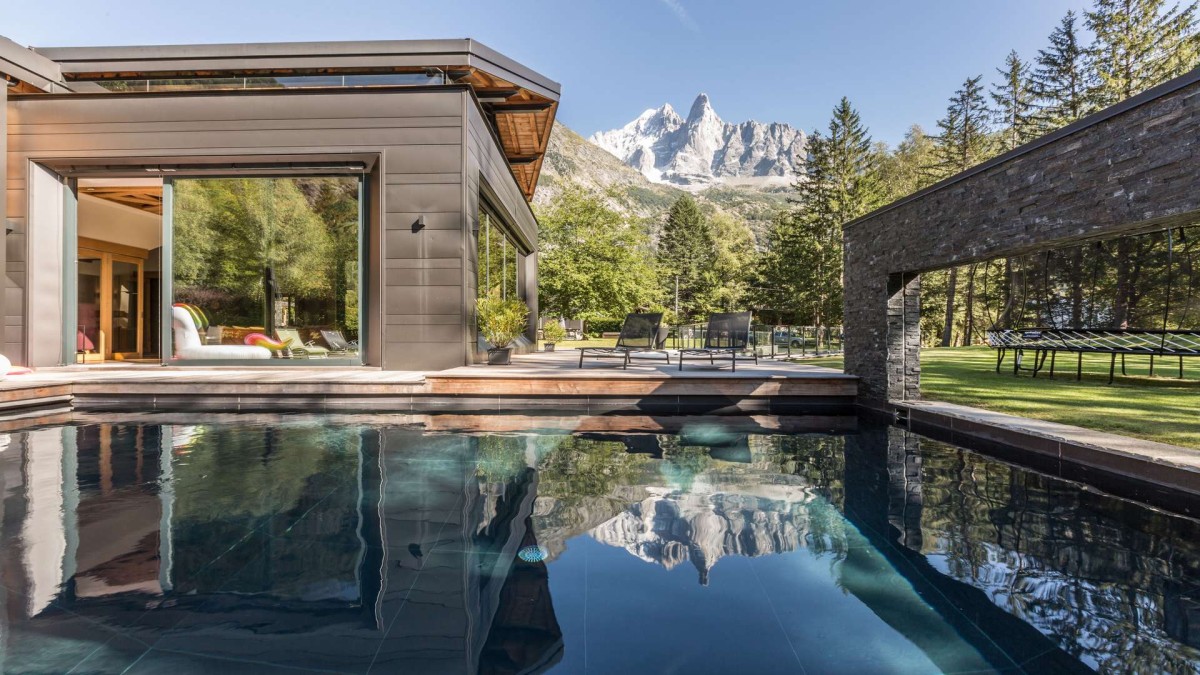 After a day of activities in Chamonix chalet Dalmore‘s heated swimming pool is the perfect place to unwind