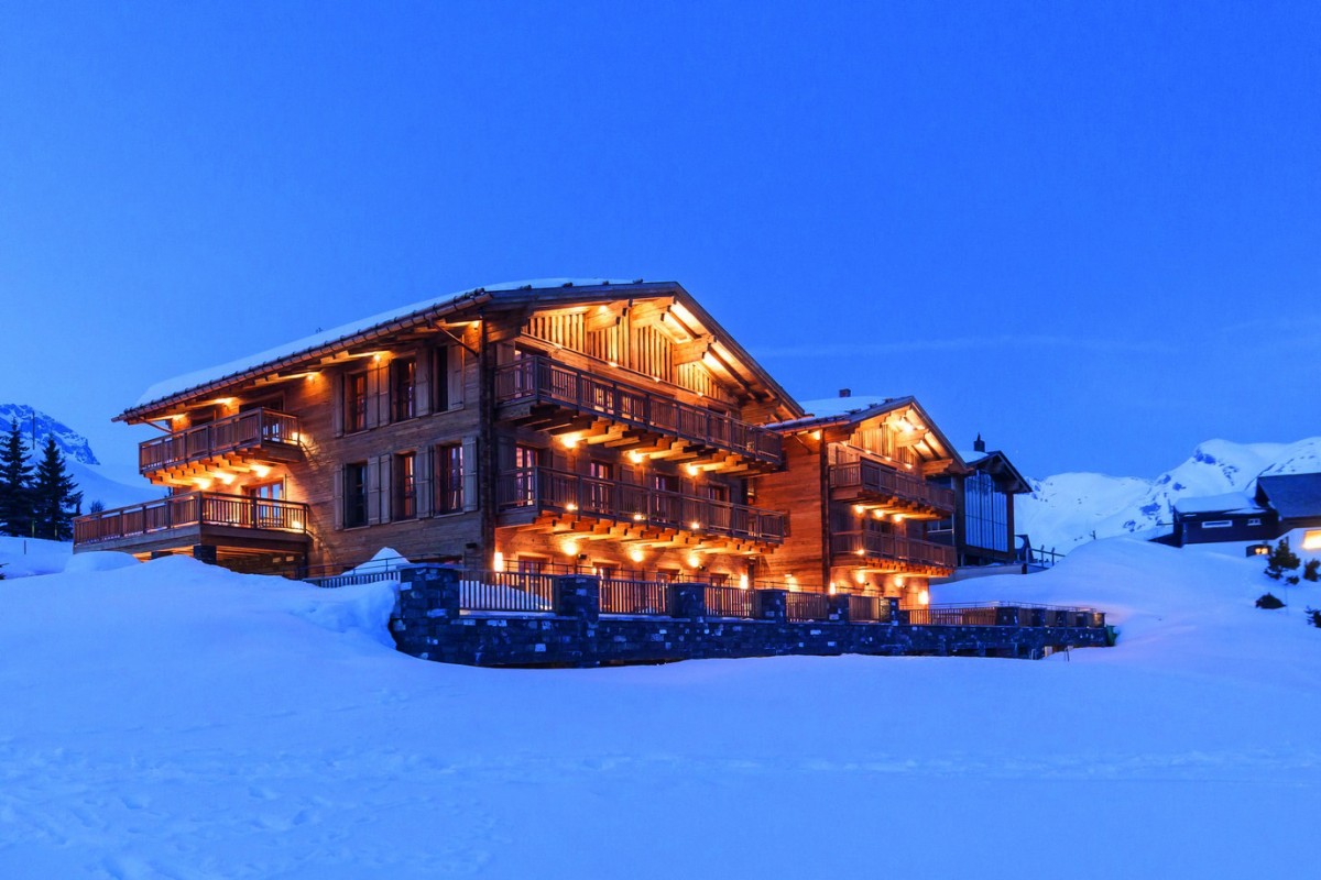 Large Luxury Ski Chalets