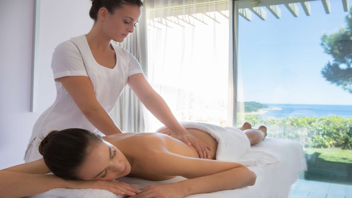 MASSAGE & BEAUTY TREATMENTS