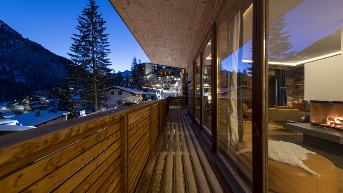 Chalet Bluebird