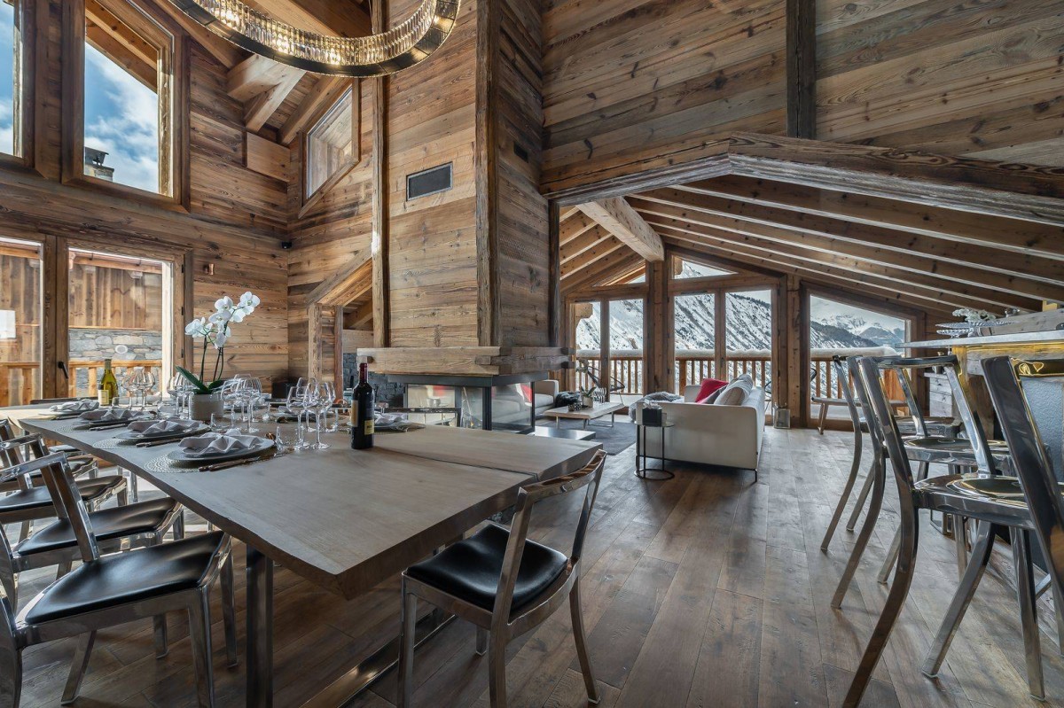 Chalet Pure Black Crystal Chalet Pure Black Crystal