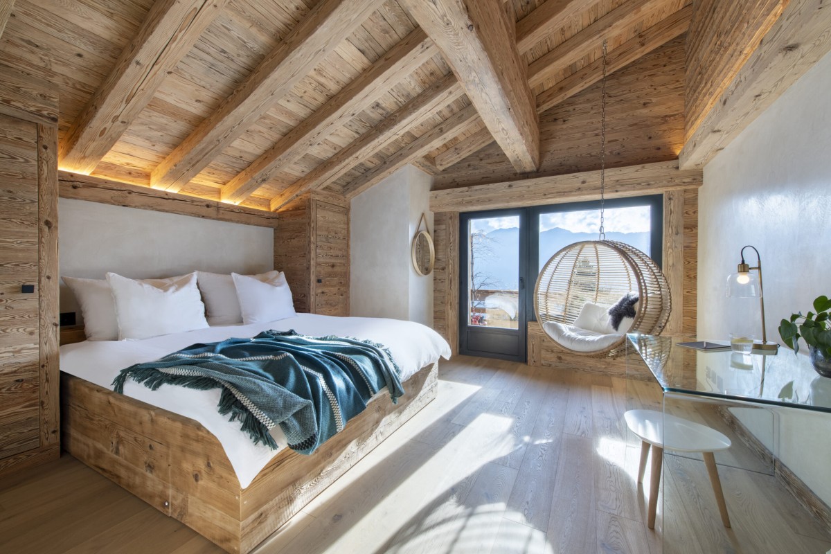 Apartment Madelia, Verbier. Across a footprint of 250sqm, Madelia offers four bedrooms en-suite