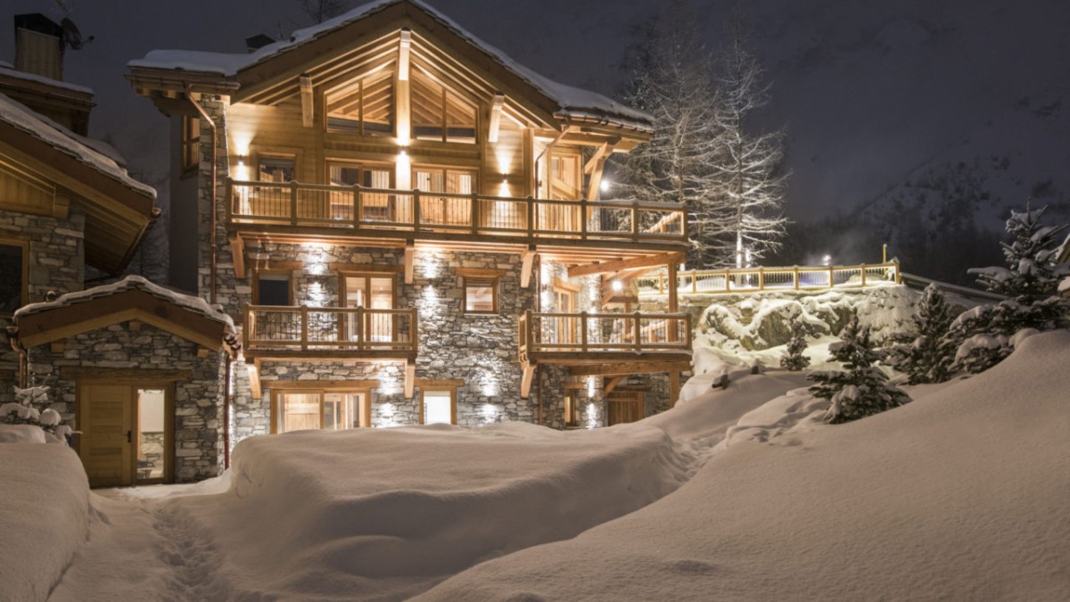Luxury ski chalet Machapuchare in Val d’Isère – the perfect mountain retreat for families or corporate groups