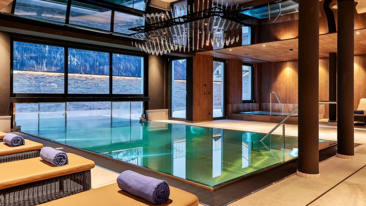 Brand new ski chalet Lena, St Anton am Arlberg – the indoor/outdoor swimming pool 