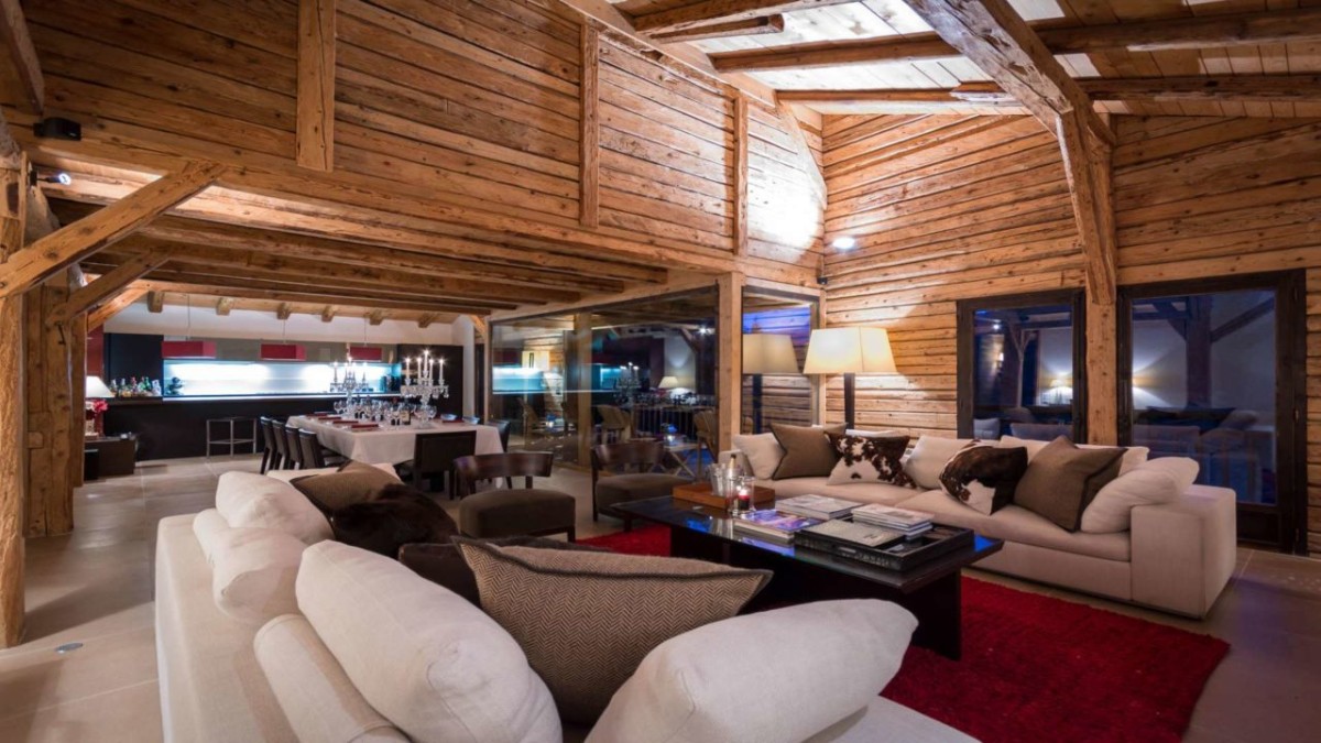 Chalet Ferme de Moudon in Les Gets – Livingroom and dining table Chalet Ferme de Moudon in Les Gets – Livingroom and dining table