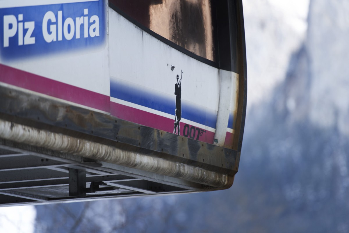 A picture of Secret Service Agent 007 is printed on a skilift to the Schilthorn – together with Piz Gloria loop restaurant the Schilthorn in the Bernese Oberland has been a James Bond film location