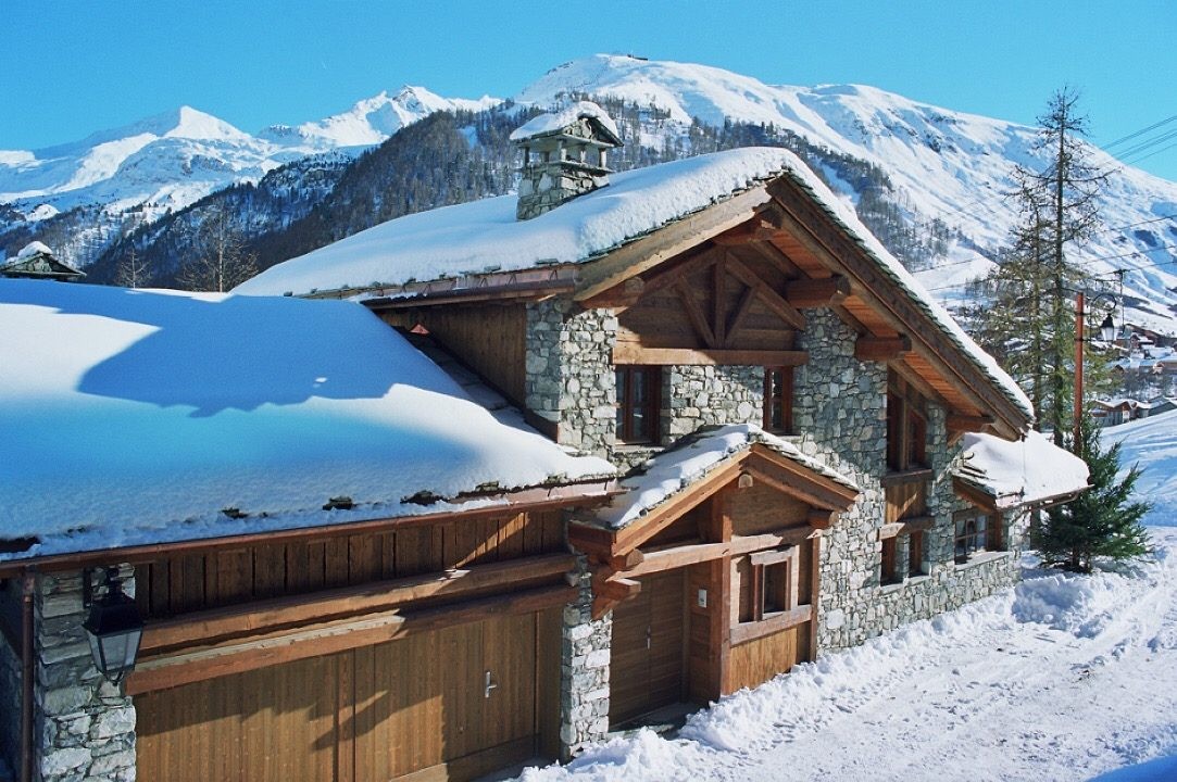 Exterior view of luxury ski chalet Montana, Val d’Isère