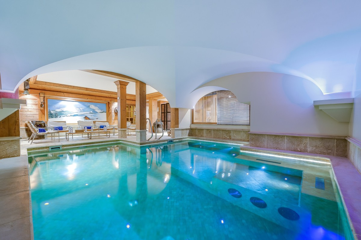 Luxury ski chalet Montana in Val d’Isère: the fabulous indoor swimming pool