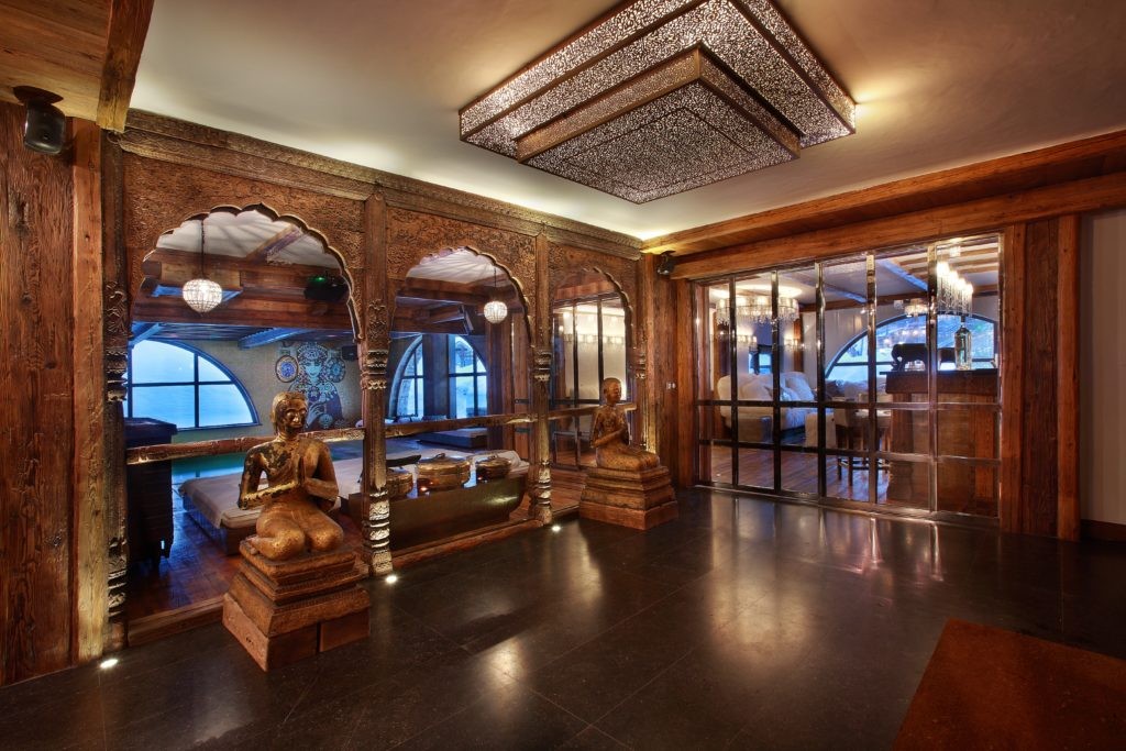 Welcome to the uber-luxurious ski chalet Marco Polo in Val d’Isère – entrance hall