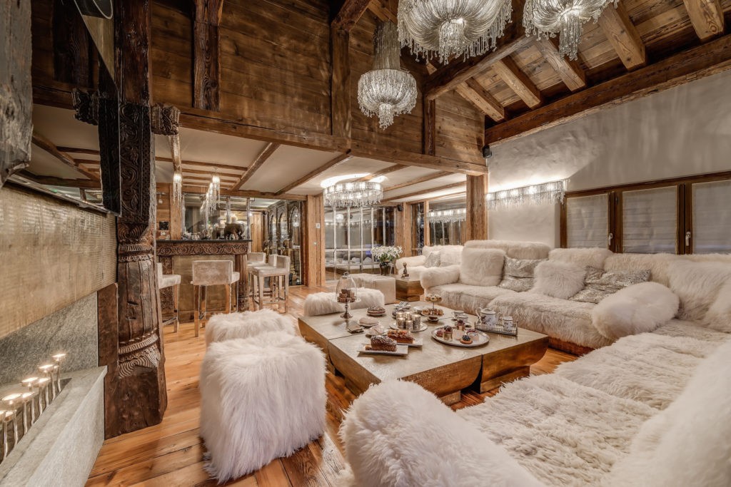 Luxury ski chalet Marco Polo, Val d’Isère – downstairs bar
