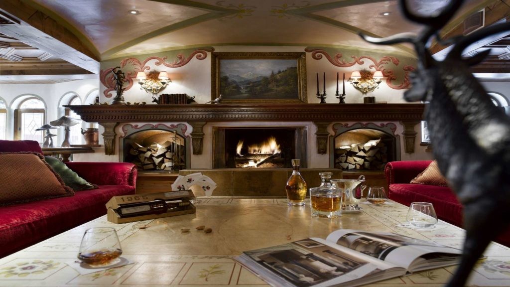 Les Airelles Palace – the Lounge Bar
