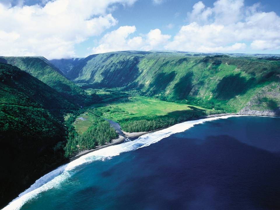 Waipio Valley Beach on Big Island, HawaiiThe Finest Holidays Team helps you to find your Luxury Villa close to the beach Waipio Valley Beach on Big Island, HawaiiThe Finest Holidays Team helps you to find your Luxury Villa close to the beach