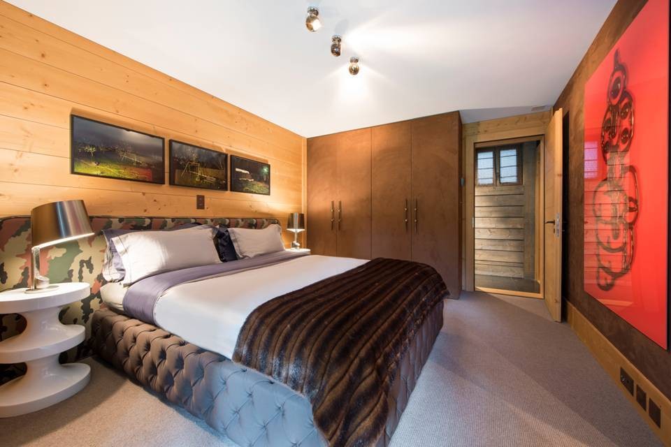 Chalet Aflabim, Gstaad, Swiss Alps, sleeps up to 14 guests in 7 bedrooms; pictured here: en-suite twin bedroom and a bedroom on the top floorDo you already know the new Chalet Shalimar in Zermatt? Feel free to take a look