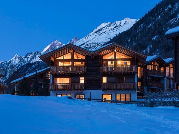 External view of “Chalet Shalimar” in Zermatt, Switzerland’s top Alpine resortBook luxury “Chalet Shalimar” in Zermatt with us!