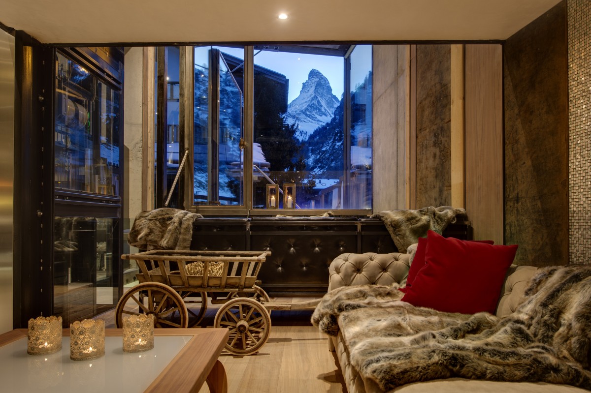Backstage Luxury Loft in Zermatt – the living area (the image shows just a small section of the space…) – provides picture perfect views of the Matterhorn