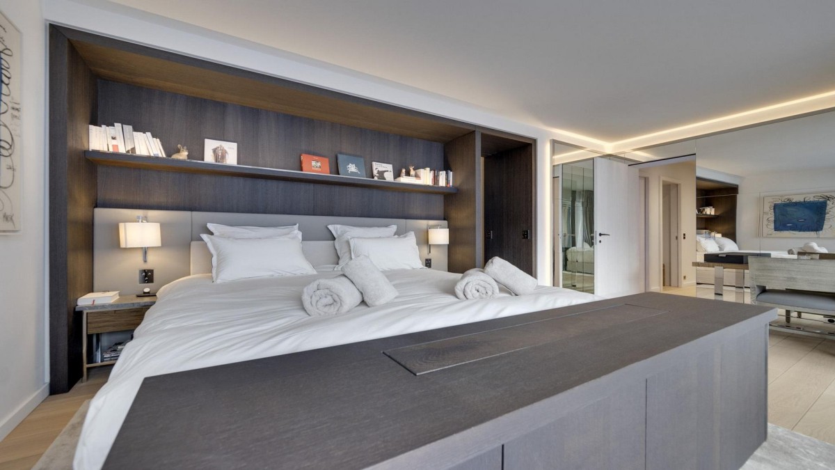 Apartment Ornate Apartment Ornate