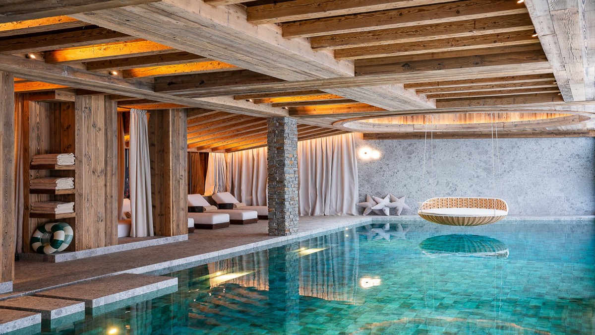 Chalet Moon 1850