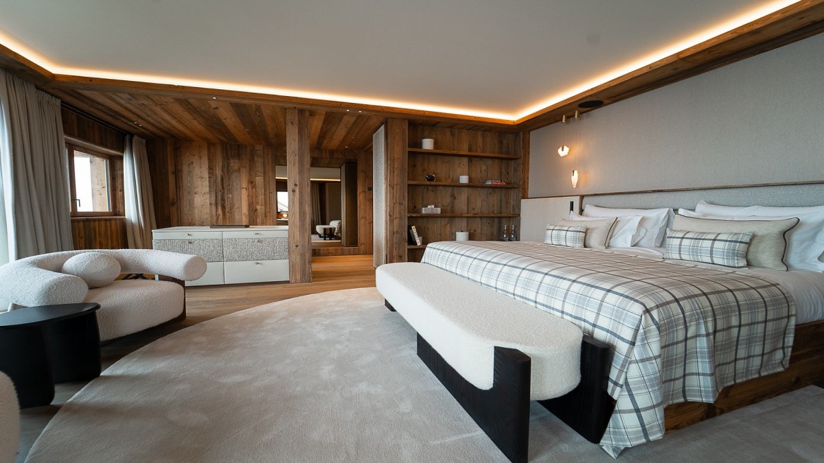 Chalet Moon 1850